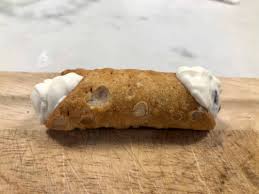 a small image of a cannoli
